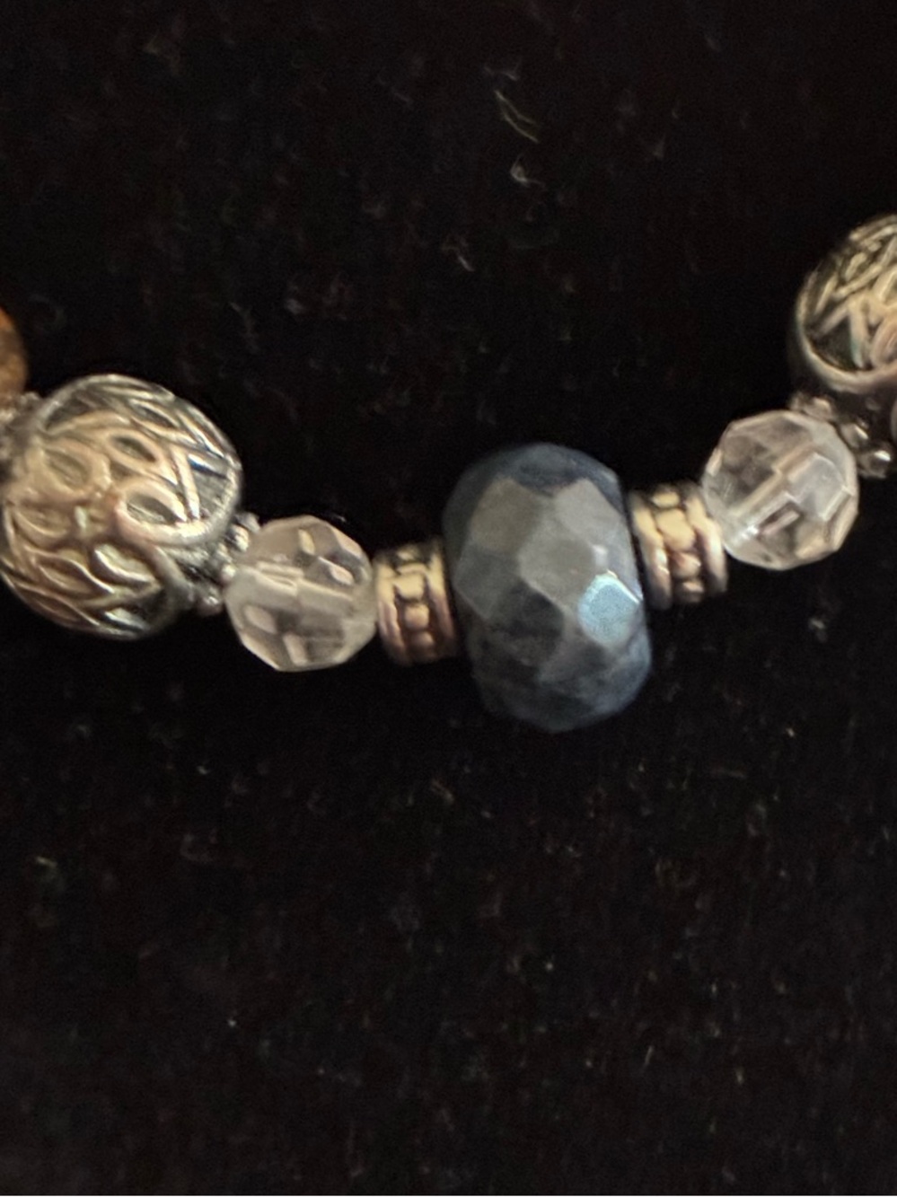 Lia Sophia EUC Necklace Blue
Sodalite Stone Wood Bead
Leather Cord Silver Tone - Picture 10 of 12